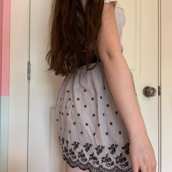 Rhapsody skirt with stretchy waist band - Picture 2 of 4